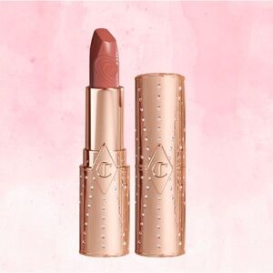 🖤 Charlotte Tilbury - Matte Revolution Lipstick - Nude Romance NWT